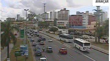 Imagem  Tráfego intenso e lento