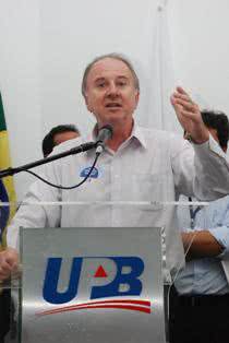 Imagem Comissão analisa piso nacional para professores