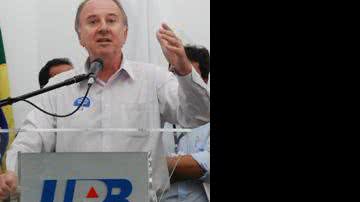 Imagem Comissão analisa piso nacional para professores