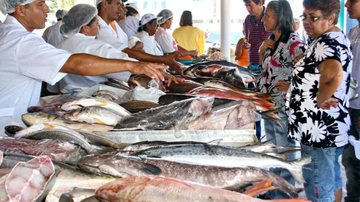 Imagem Operação do Ibametro fiscaliza pesagem de pescados
