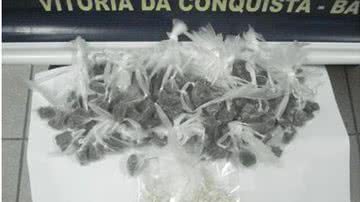 Imagem Traficante bêbado é flagrado com drogas