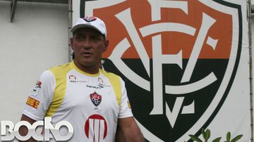 Imagem Contra o América (MG), Vitória estreia técnico para afastar crise