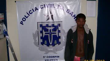 Imagem Traficante apresenta documento falso à polícia