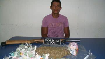 Imagem Traficante preso com maconha e arma