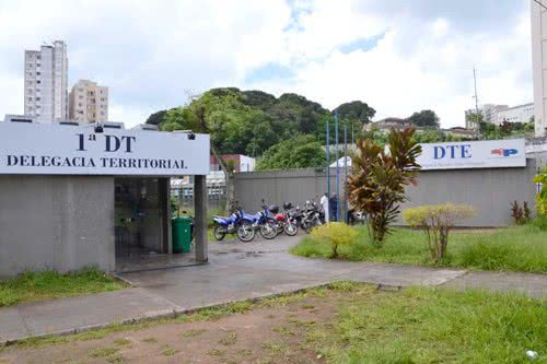 Imagem Dois foragidos volta  à carceragem da 1ª delegacia