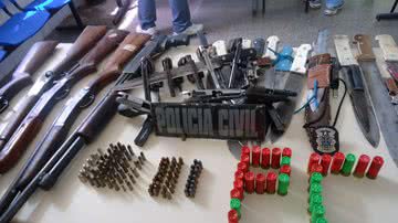 Imagem Doze ciganos são presos com 30 armas