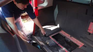 Imagem Feira: 20kg de drogas são encontrados em compartimento secreto de carro