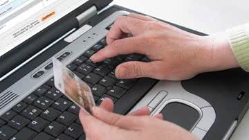 Imagem Metade dos internautas usa redes sociais para compras