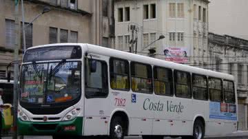 Imagem Após briga no trânsito, motorista de ônibus é baleado