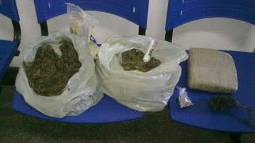 Imagem Mulheres flagradas com 3kg de maconha na Gamboa