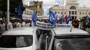 Imagem Manifestação paralisa o trânsito da Praça da Sé