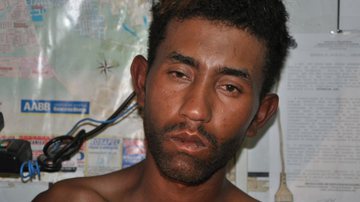 Imagem Traficante é flagrado com meio quilo de crack em Eunápolis