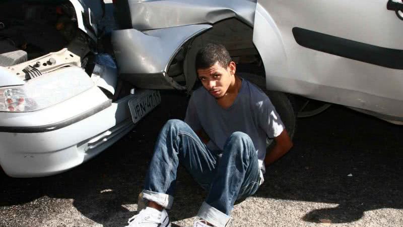 Imagem  Ladrão em fuga bate em carro e é preso na Paralela