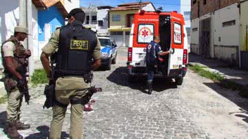 Imagem Homem tem sacola roubada e é morto com tiro na cabeça