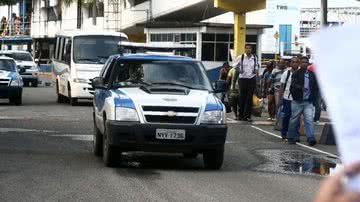 Imagem "Papel" desembarca do ferry com destino a 5ª Delegacia