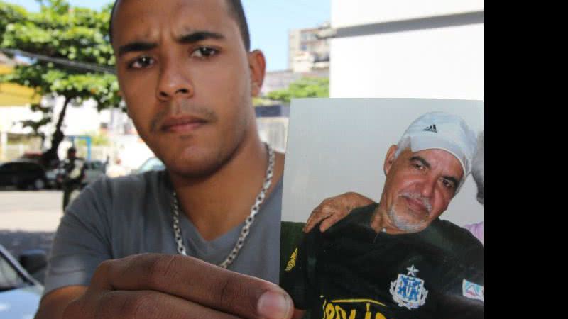 Imagem Família se reúne em missa por policial Civil