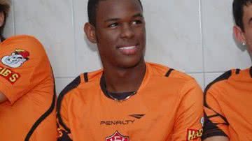 Imagem FBF publica proposta do Vitória para o lateral Romário