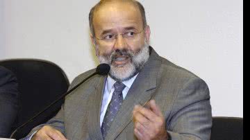 Imagem Tesoureiro do PT é denunciado