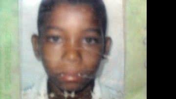 Imagem Adolescente é executado dentro de lanchonete