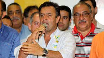 Imagem Aécio admite vitória de DIlma