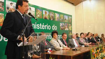 Imagem Afonso Florence quer ampliar a reforma agrária
