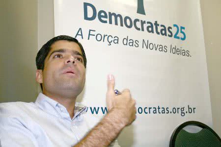 Imagem Neto ainda acredita em união com PMDB e PSDB