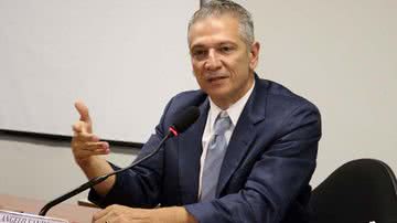 Imagem Quase 3 mil emendas, PNE fica para 2012