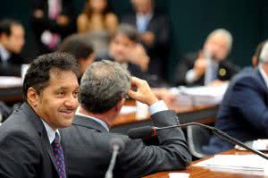 Imagem Tiririca nomeia humoristas com salário de R$ 8 mil