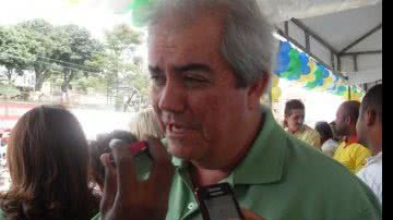 Imagem Prefeito de Simões Filho numa “saia justa”