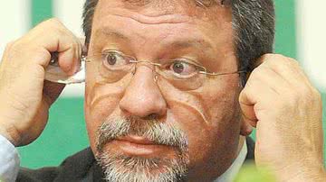 Imagem Florence sai em defesa da prefeita de Rafael Jambeiro