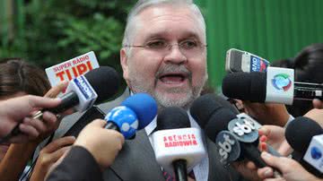 Imagem Procurador pede condenação de 36 réus do mensalão