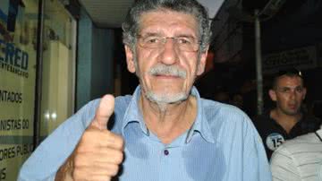 Imagem Depois de cair, Herzem tem crise de rouquidão