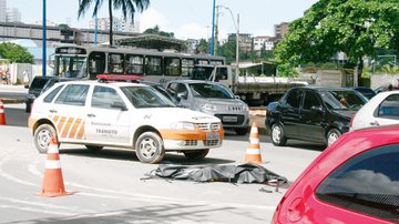 Imagem Homem cai de viaduto na Rótula do Abacaxi