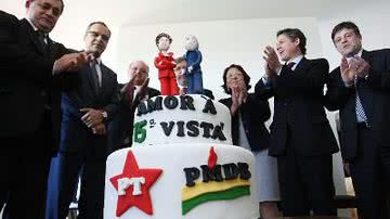 Imagem Bolo reafirma “casamento” entre PT e PMDB