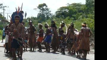 Imagem Índios fecham a BR-101 no extremo sul do estado