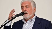 Imagem Wagner defende Lula de acusações da Veja