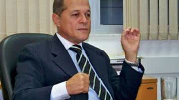 Imagem Deputado se defende das acusações de desvio de verba