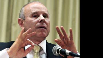 Imagem Mantega não cogita sair do governo, diz assessoria