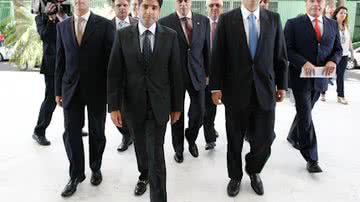 Imagem Oposição questiona mínimo no STF