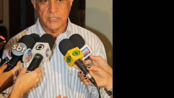 Imagem Paulo Souto admite derrota
