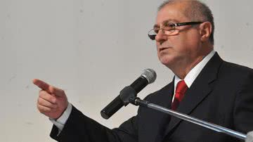 Imagem Ministro quer tirar as concessões de rádio e tv dos políticos
