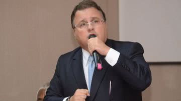 Imagem Após apelar no Twitter, Geddel consegue ser exonerado da Caixa