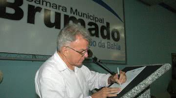 Imagem Edmundo Pereira e a mulher confirmam filiação no PT