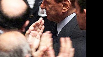 Imagem Berlusconi segue premiê