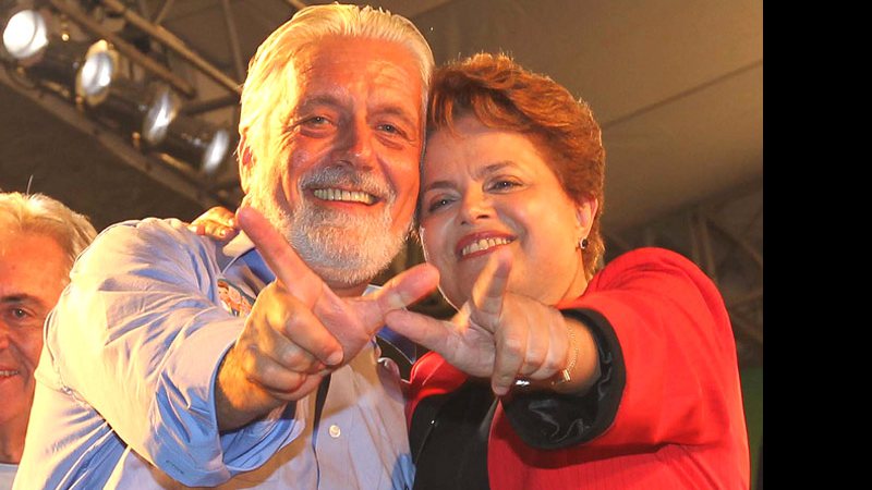 Imagem Dilma Rousseff pisa em solo baiano nesta sexta