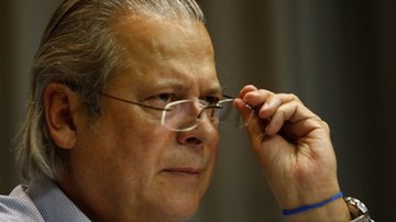 Imagem Dirceu diz que Palocci é vítima da mídia