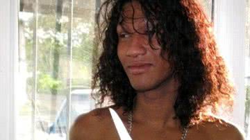 Imagem Travesti preso diz que roubou porque passava fome