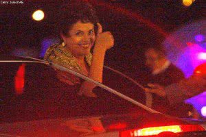 Imagem Dilma vai ao teatro com Wagner e Fátima Mendonça