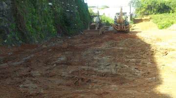 Imagem Sucom embarga obra de terraplanagem 