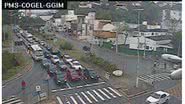 Imagem Contêiner cai de caminhão no Comércio